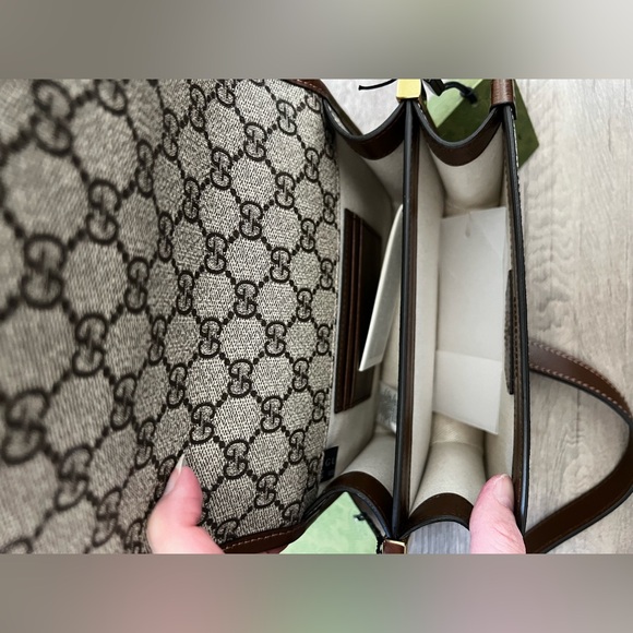 BNWT — Gucci Mini Crossbody Bag with Interlocking G - Picture 12 of 16